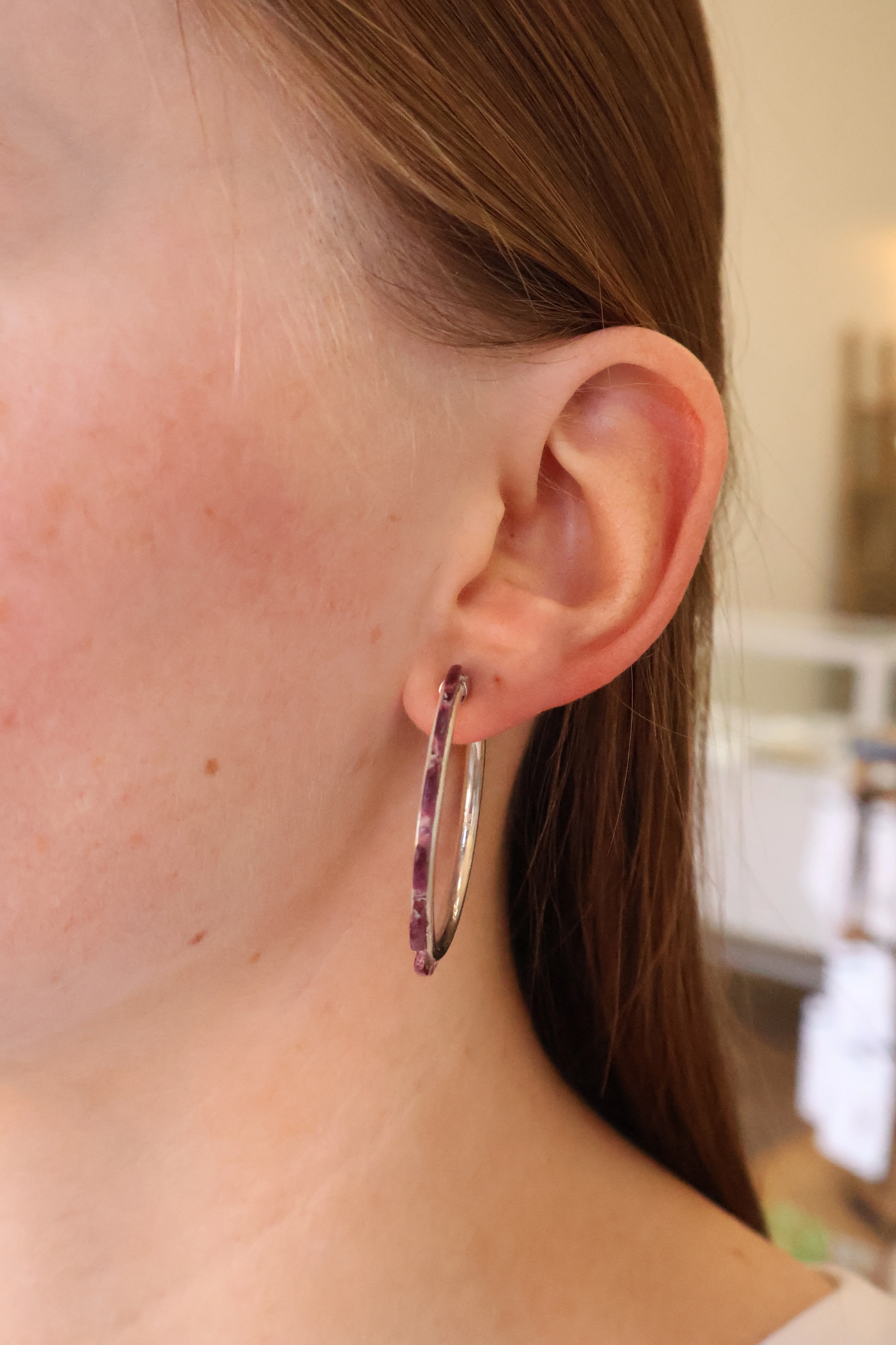 1 1/2" Purple Spiny Oyster Hoops - Image 2