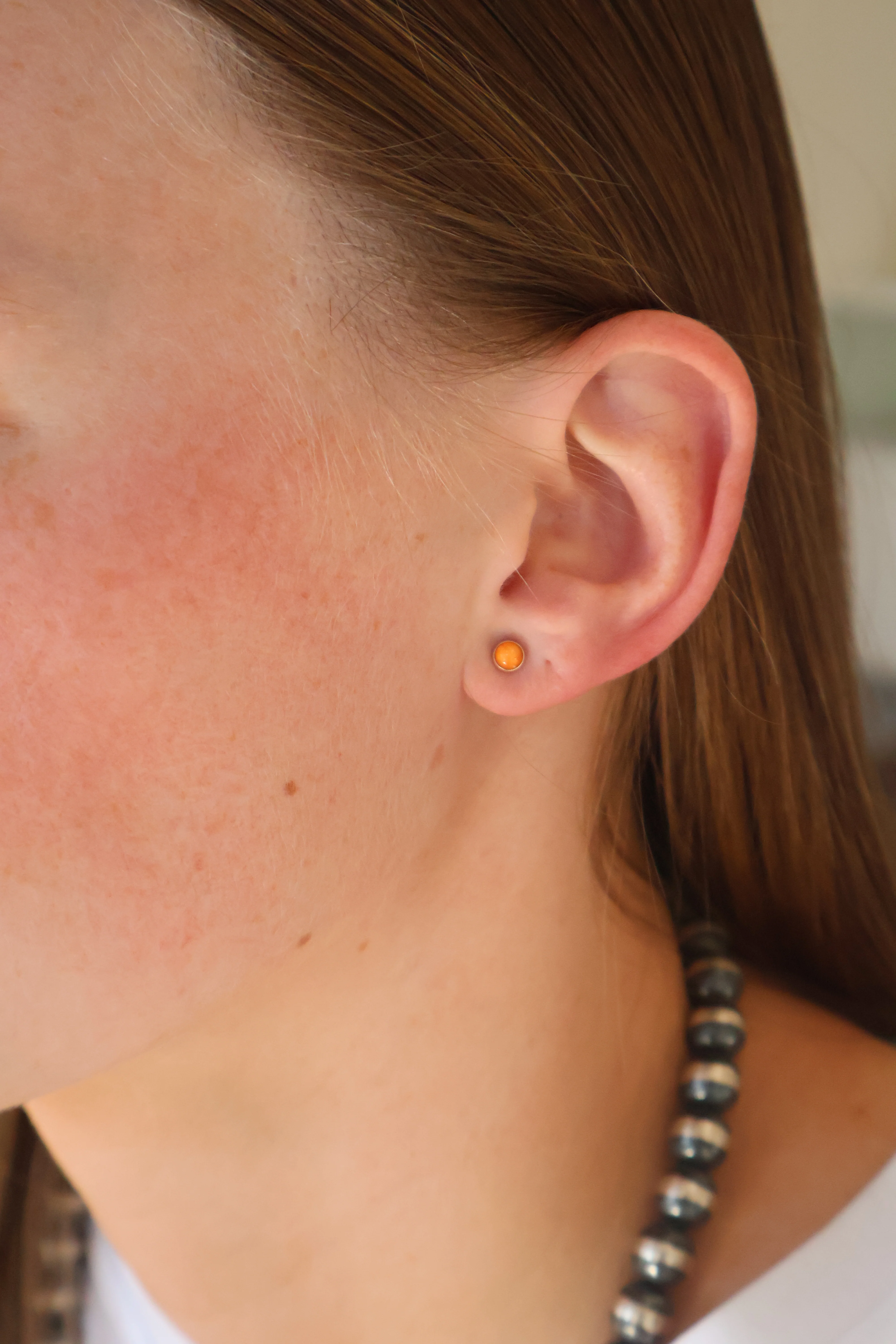 4mm Orange Spiny Oyster Studs - Image 2