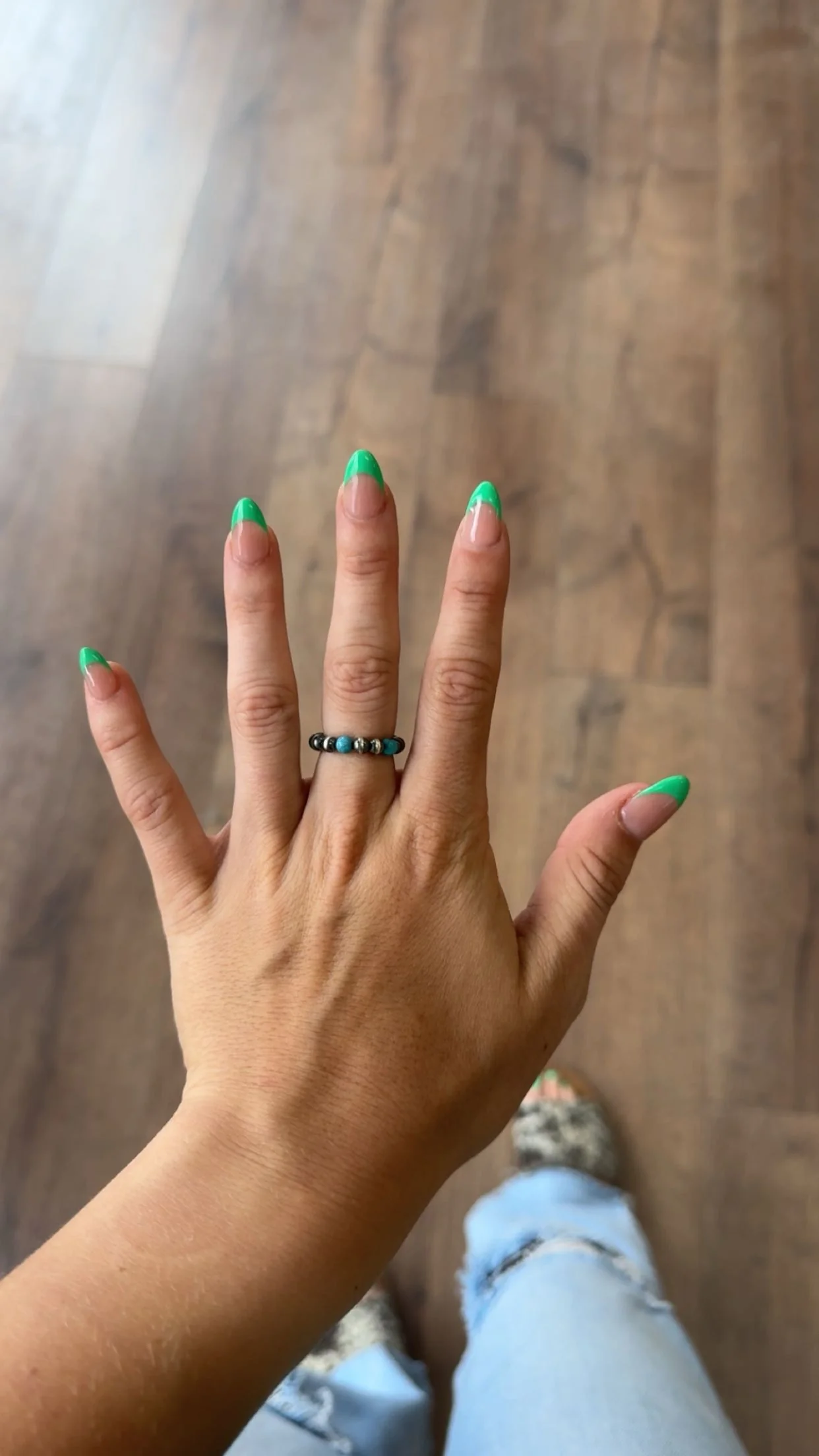Navajo Pearl Stretch Ring - 3 Stone Turquoise - Image 2
