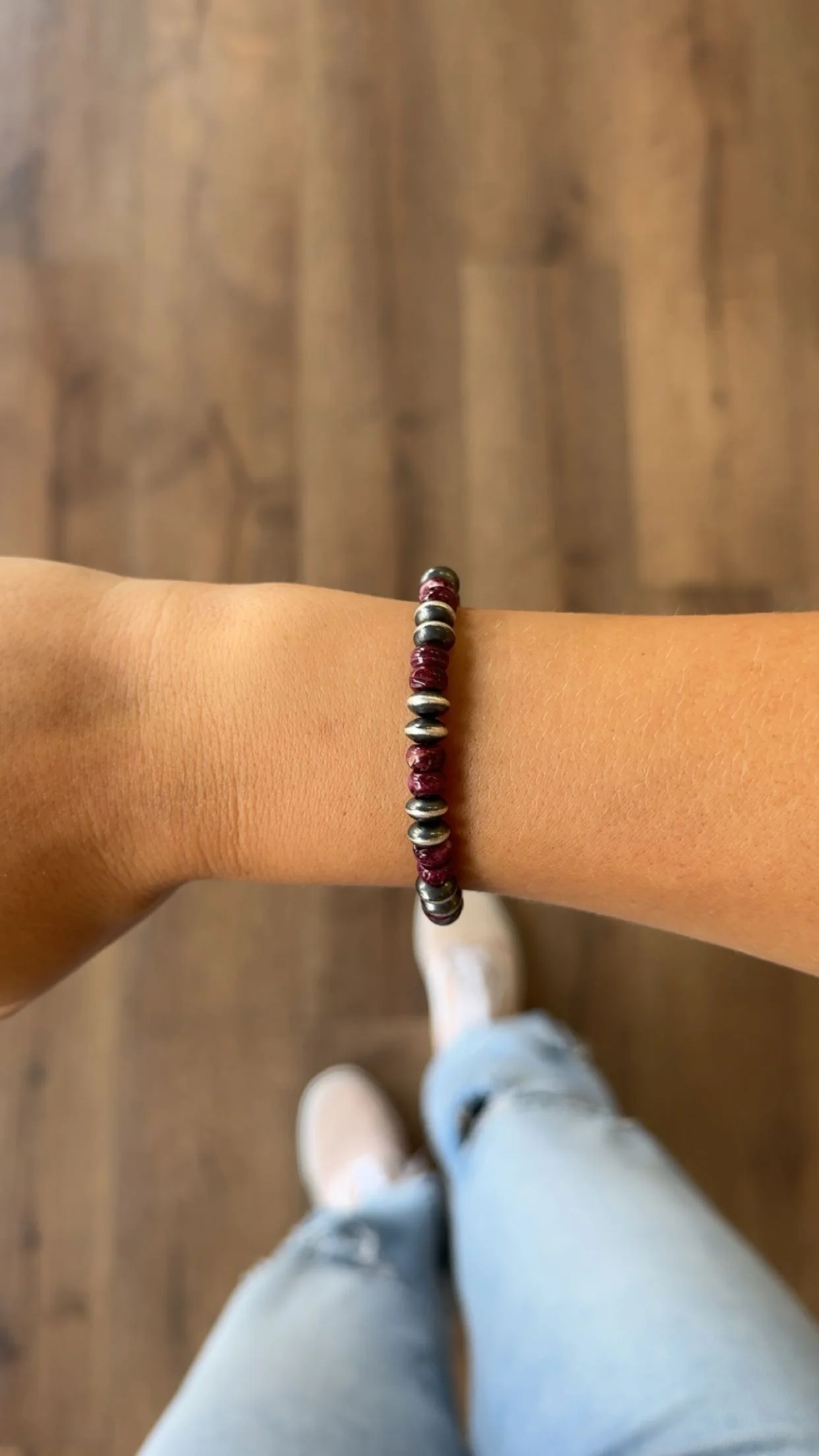 Saucer Stretch Bracelet With Purple Spiny Oyster - 7mm - Image 2