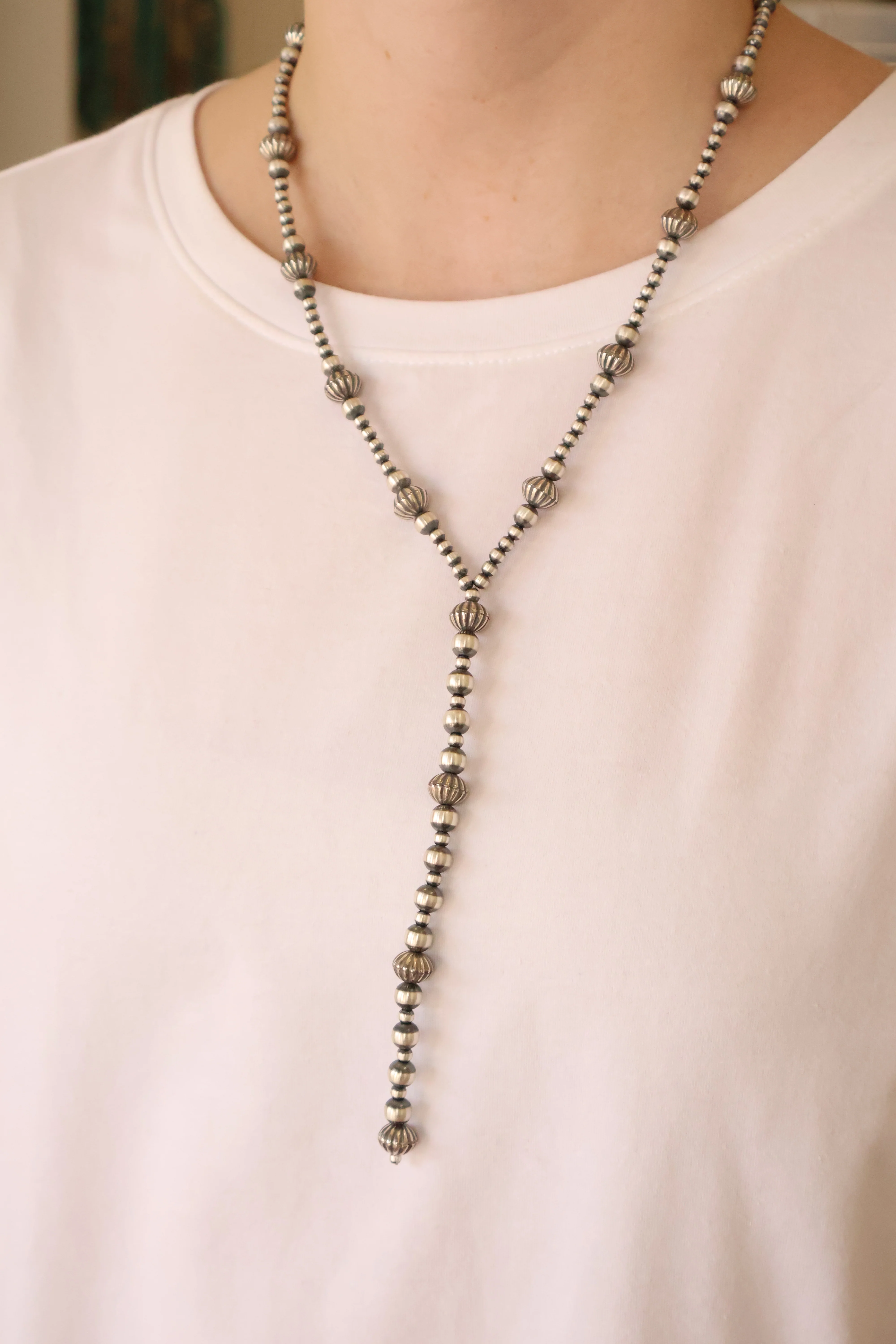 Textured Navajo Pearl Lariat (20 1/2") - Image 2